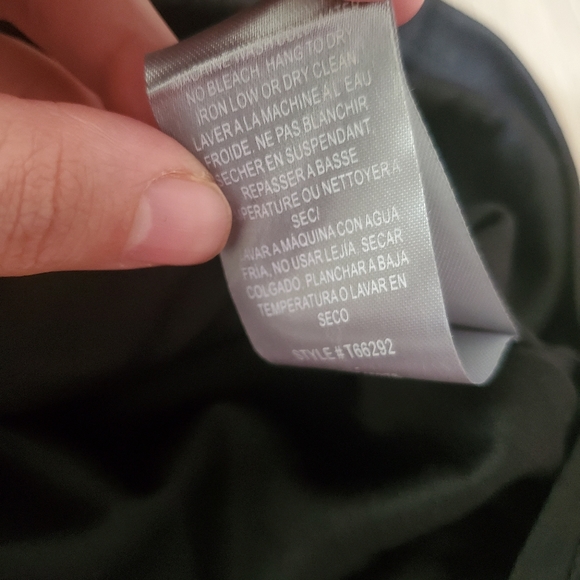 Black Lace High-Low Peplum Style Long Sleeve Top - Picture 5 of 8